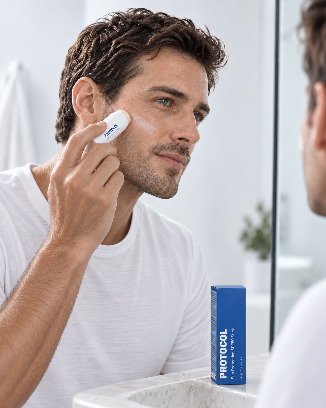 PROTOCOL DAILY SHIELD SPF 50 Sonnenstick wird auf das Gesicht aufgetragen